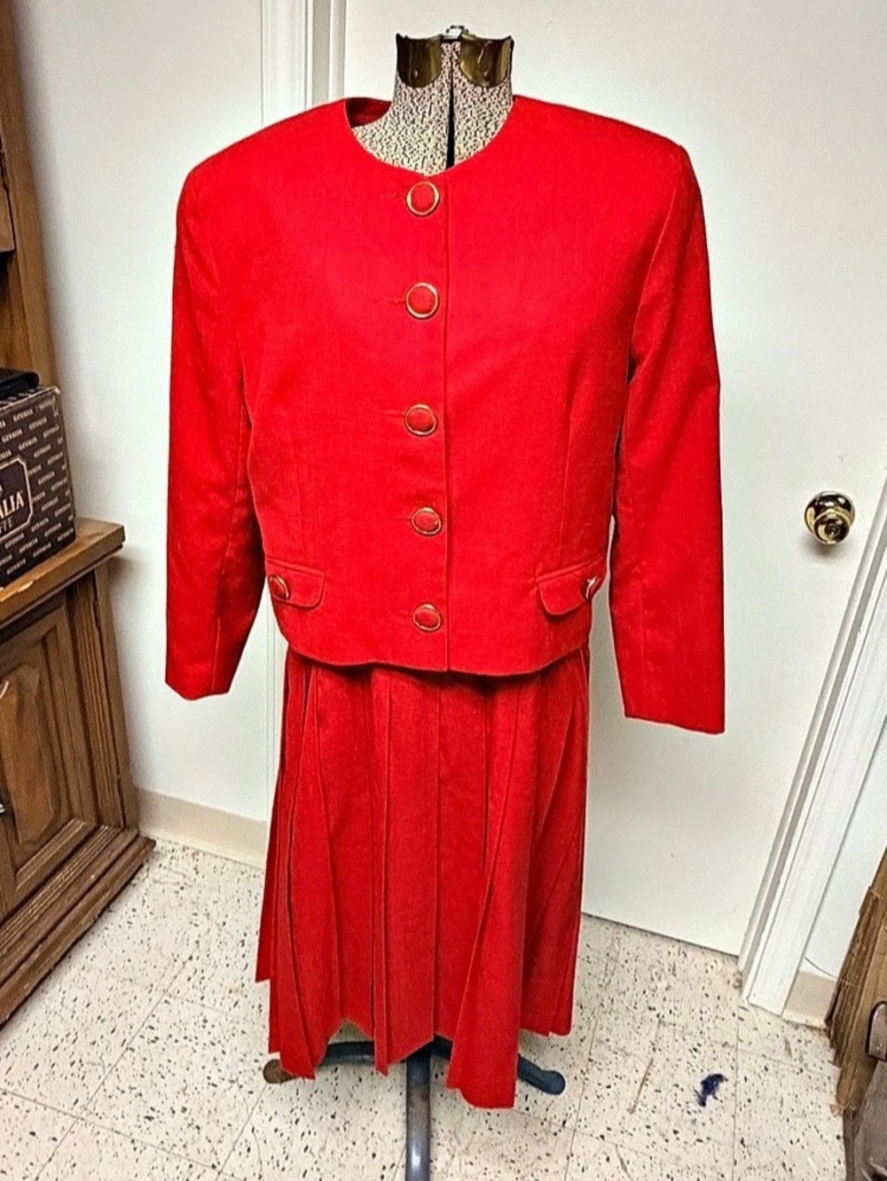 Ellen Tracy Red Skirt Suit Size 16P Like New